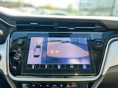 Used 2022 Chevrolet Bolt EUV Premier w/ Sun & Sound Package image 32