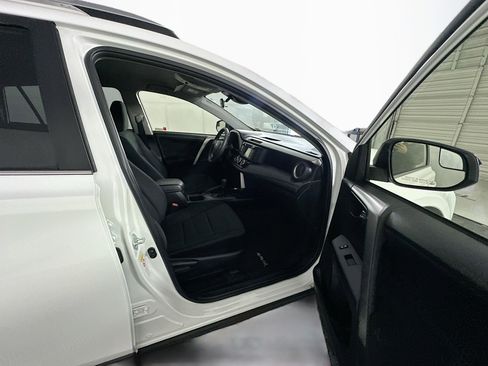 Used 2017 Toyota RAV4 LE image 29