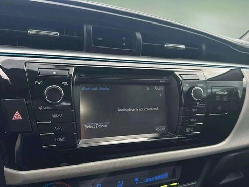 Used 2014 Toyota Corolla LE image 35