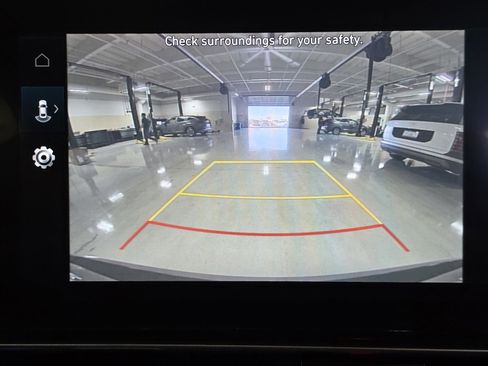 Certified 2025 Hyundai Elantra Limited image 28