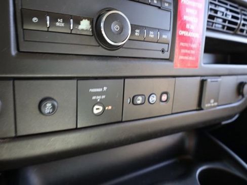 Used 2018 Chevrolet Express 2500 image 18