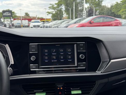 Used 2021 Volkswagen Jetta SE FWD image 21