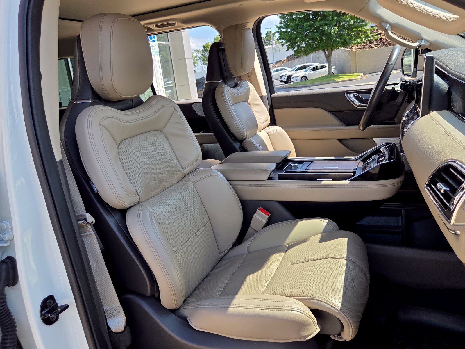 Used 2023 Lincoln Navigator Reserve AWD/4WD image 21