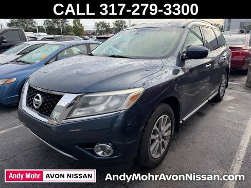 Used 2015 Nissan Pathfinder SV w/ Trailer Tow Package FWD image 3