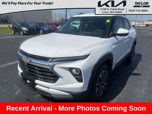 Used 2025 Chevrolet TrailBlazer LT AWD/4WD image 1