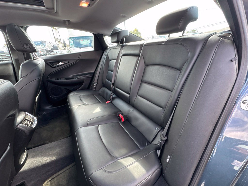 Used 2019 Chevrolet Malibu Hybrid w/ Leather Package FWD image 19