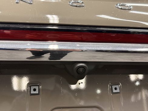 Used 2025 Lincoln Corsair AWD w/ Equipment Group 101A image 14