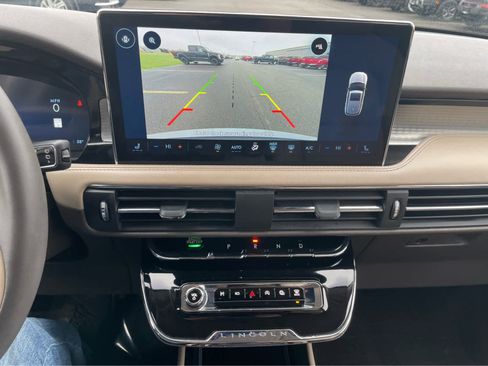 Used 2024 Lincoln Corsair AWD image 21