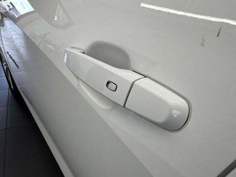 Used 2024 Chevrolet Malibu LT FWD image 11