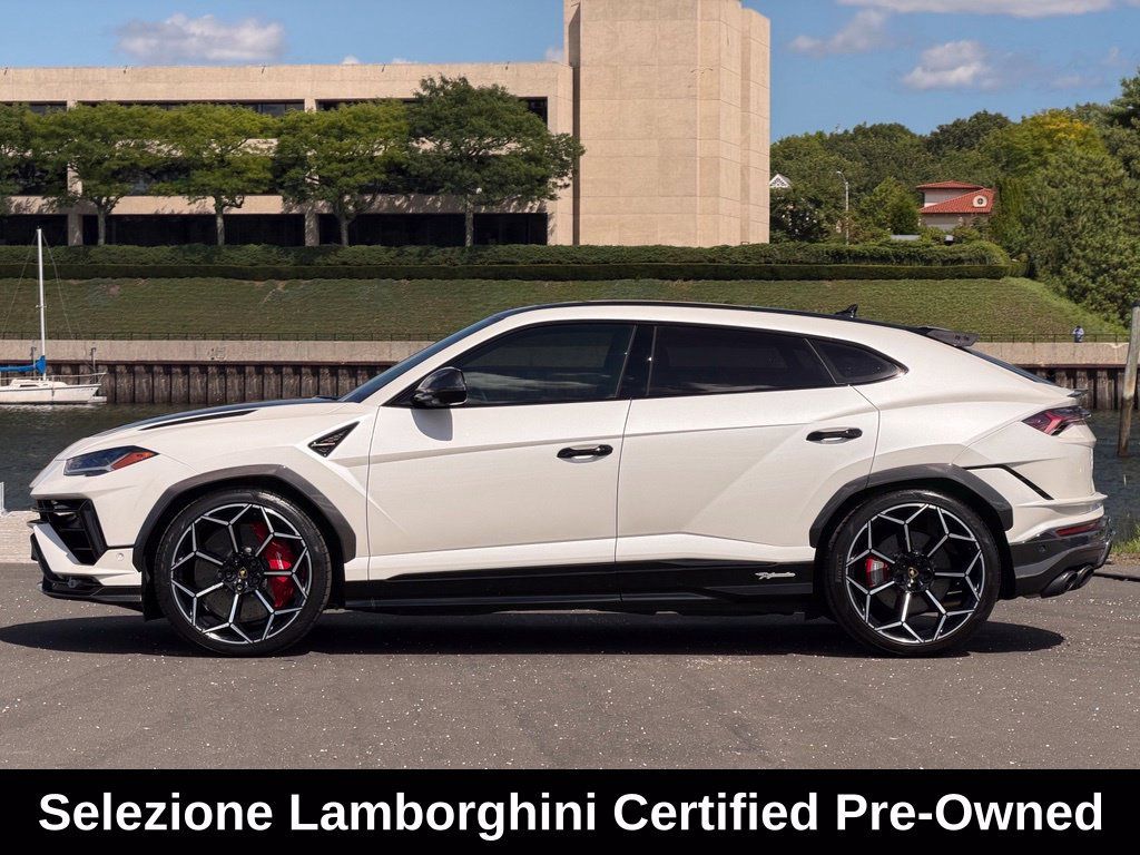 Used 2024 Lamborghini Urus Performante AWD/4WD image 2