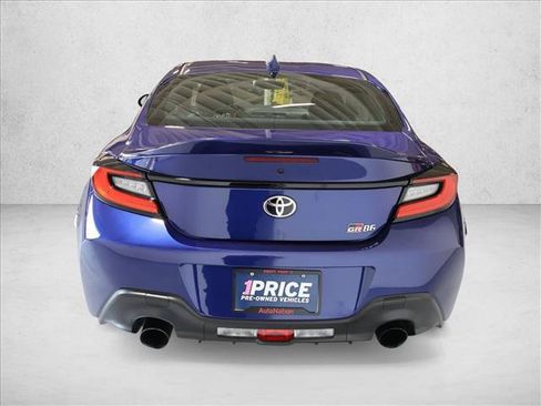 Used 2025 Toyota GR86 Premium w/ ALL Weather Mat Package (TMS) RWD image 8