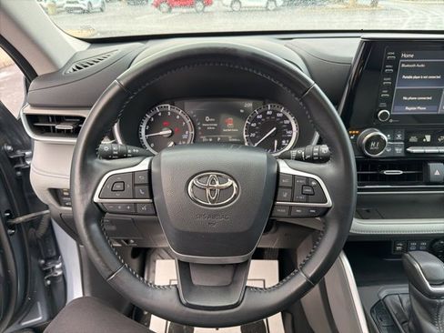 Certified 2022 Toyota Highlander XLE image 21