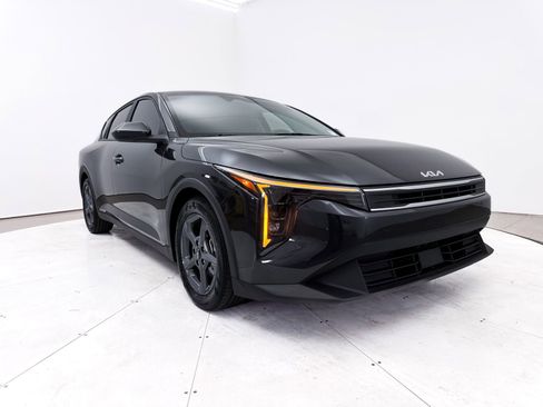 Certified 2025 Kia K4 FWD image 11