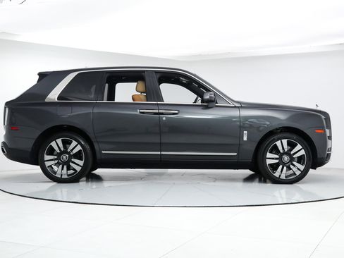 Used 2022 Rolls-Royce Cullinan image 7