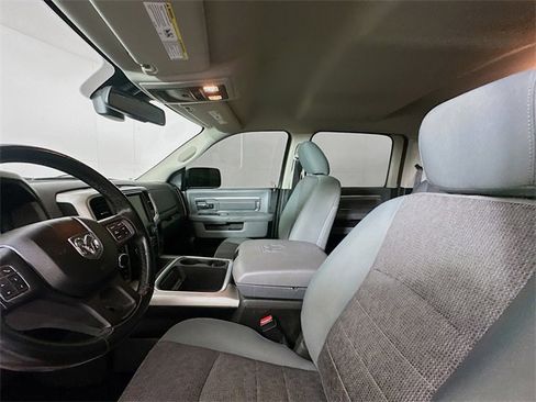 Used 2018 RAM 1500 SLT image 22