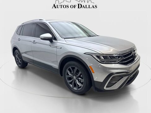 Used 2023 Volkswagen Tiguan SE w/ Panoramic Sunroof Package FWD image 4