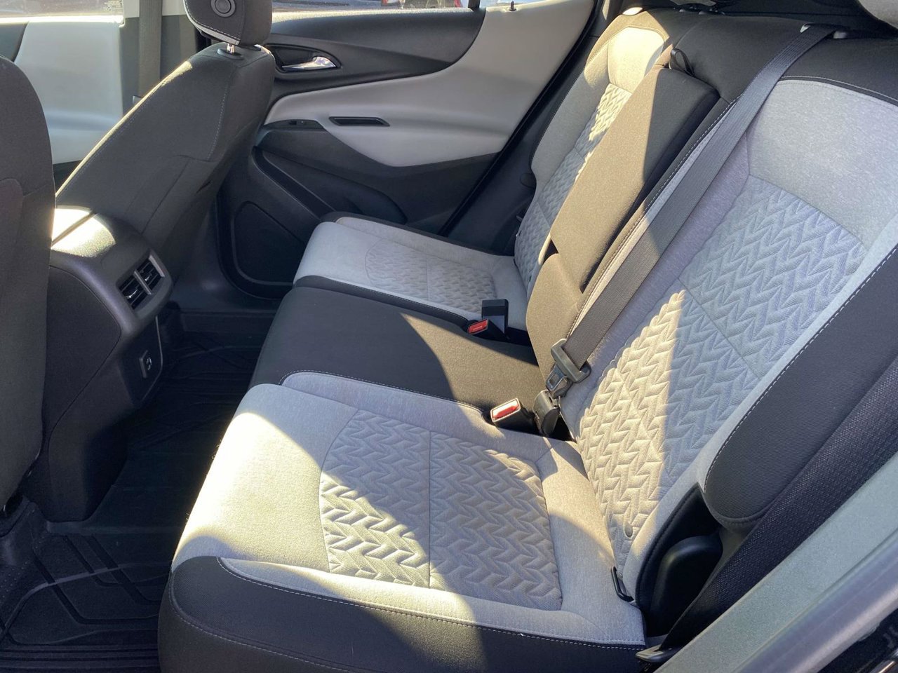 Used 2024 Chevrolet Equinox LS w/ LS Convenience Package FWD image 19