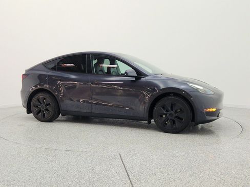 Used 2024 Tesla Model Y Long Range RWD image 4