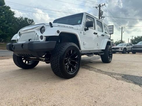 Used 2015 Jeep Wrangler Unlimited Rubicon w/ Connectivity Group AWD/4WD image 1