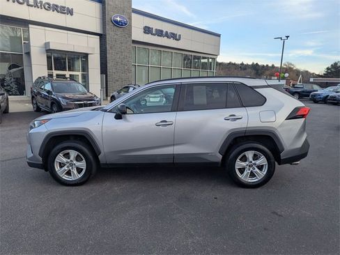 Used 2021 Toyota RAV4 LE image 5