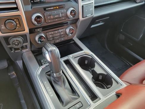 Used 2018 Ford F150 Platinum w/ Equipment Group 701A Luxury image 36