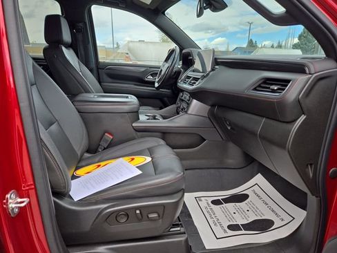 Used 2022 Chevrolet Suburban RST w/ Luxury Package AWD/4WD image 36