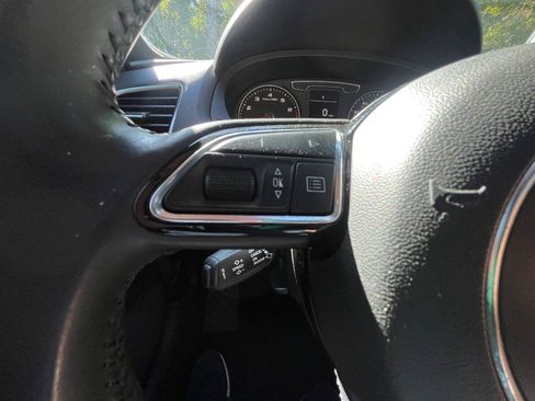Used 2018 Audi Q3 2.0T Premium FWD image 19