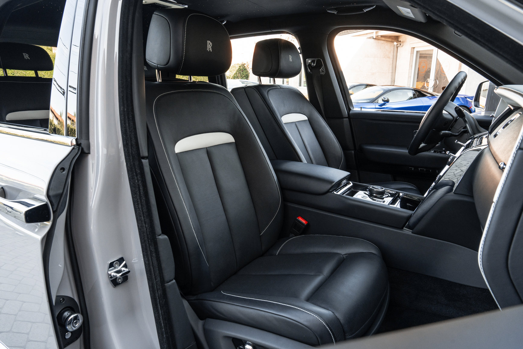 Used 2024 Rolls-Royce Cullinan AWD/4WD image 26