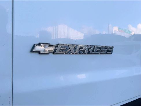Used 2020 Chevrolet Express 3500 LT w/ LT Preferred Equipment Group image 8