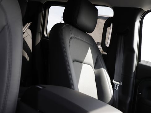 New 2026 Land Rover Defender 110 X-Dynamic SE image 11