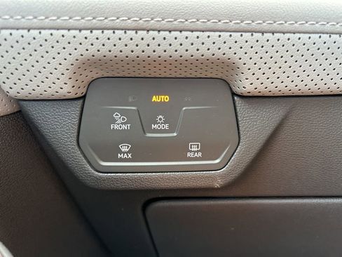 Used 2024 Volkswagen Atlas Peak Edition SEL image 25