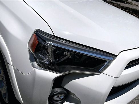 Used 2022 Toyota 4Runner SR5 RWD image 30