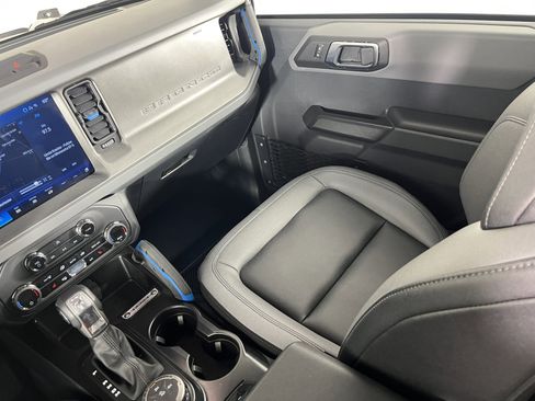 Used 2024 Ford Bronco Black Diamond image 11
