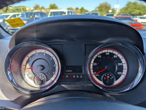 Used 2019 Dodge Grand Caravan SXT image 26