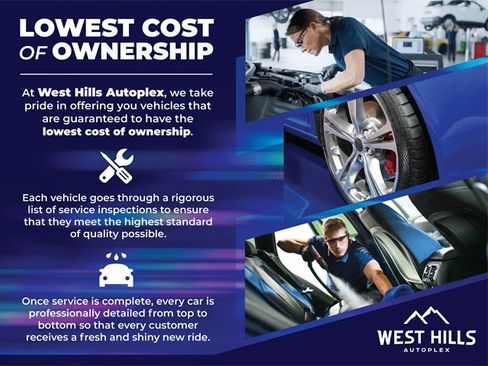 Used 2025 Toyota Camry SE w/ Convenience Package image 4