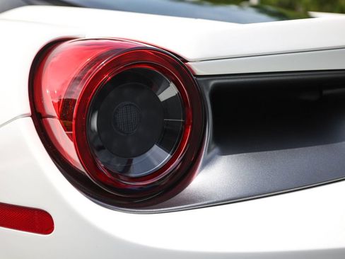 Certified 2019 Ferrari 488 GTB RWD image 17