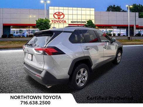 Used 2025 Toyota RAV4 XLE w/ Weather Package AWD/4WD image 33