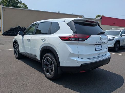 New 2025 Nissan Rogue SV image 4