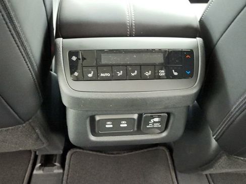 New 2026 Nissan Pathfinder Platinum FWD image 36