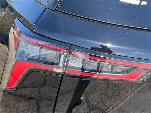 Used 2025 Chevrolet Equinox LT AWD/4WD image 26