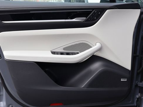 New 2026 Porsche Macan 4S Electric AWD/4WD image 13