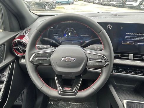 New 2026 Chevrolet Equinox RS w/ Convenience Package III AWD/4WD image 18
