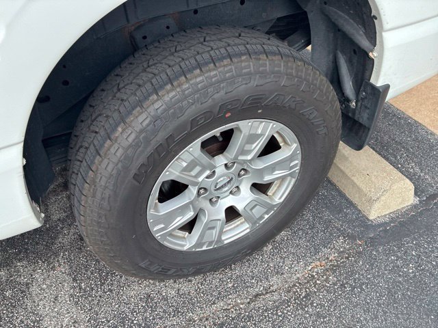 Used 2019 Nissan Titan SV w/ SV Convenience Package AWD/4WD image 8