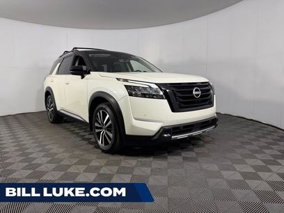 Used 2024 Nissan Pathfinder Platinum w/ Black Appearance Package