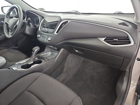 Used 2024 Chevrolet Malibu LT image 34