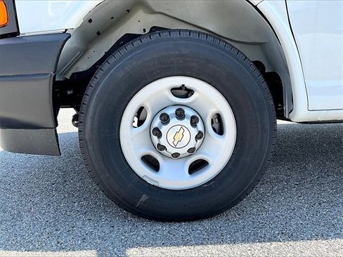 New 2025 Chevrolet Express 2500 w/ Driver Convenience Package image 7