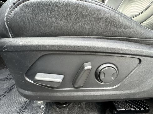 Used 2022 Hyundai Tucson SEL w/ Convenience + Premium Package FWD image 12