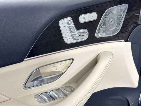 Used 2020 Mercedes-Benz GLE 350 w/ Premium Package image 23