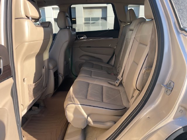 Used 2014 Jeep Grand Cherokee Overland AWD/4WD image 28