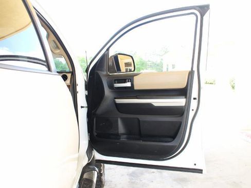 Used 2014 Toyota Tundra Limited image 27